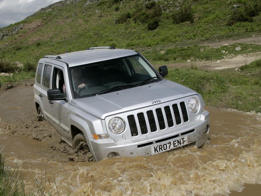  Jeep Patriot 2007 года  (UK) (фото 16 из 30)